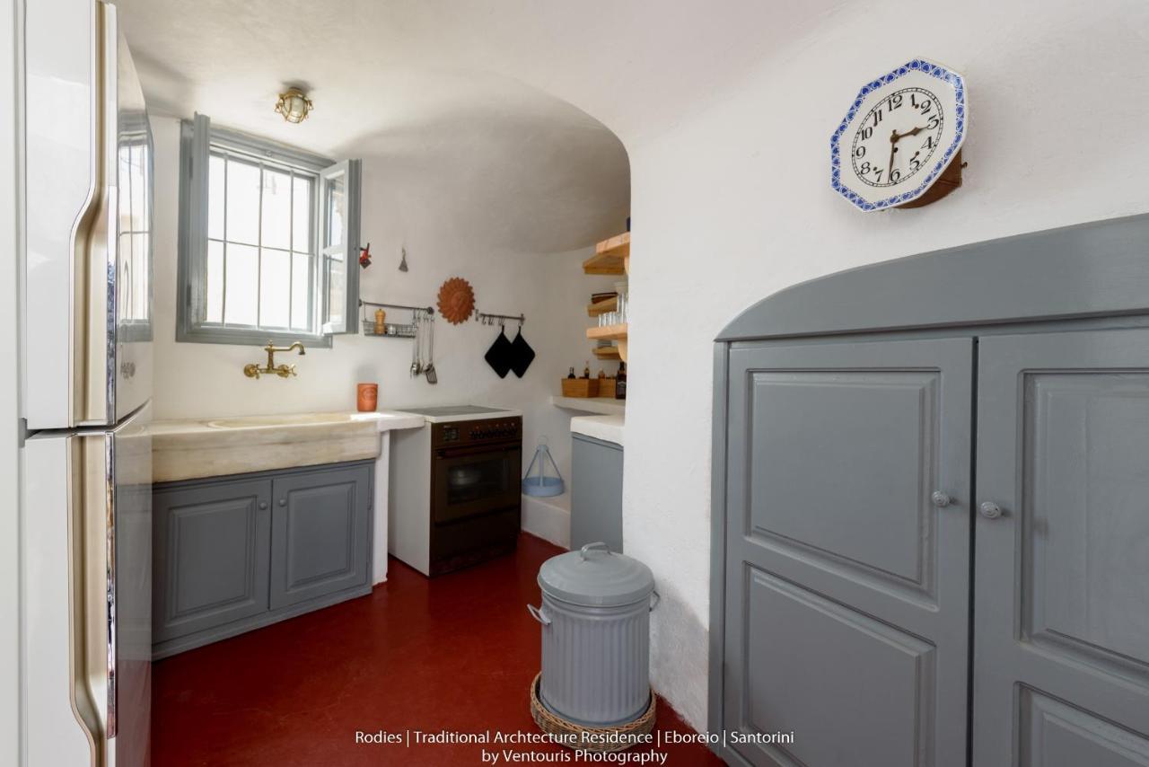 Rodies Traditional House Emporio  エクステリア 写真