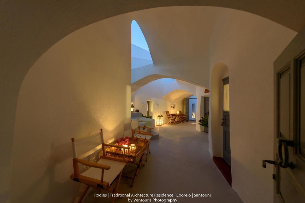 Rodies Traditional House Emporio  エクステリア 写真