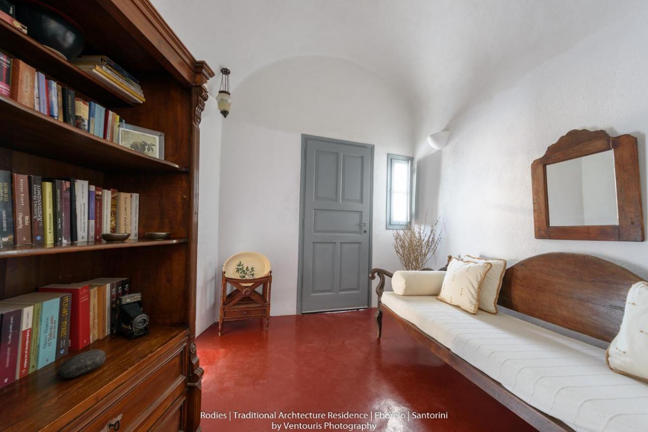 Rodies Traditional House Emporio  エクステリア 写真