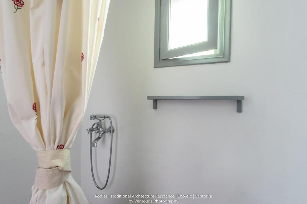 Rodies Traditional House Emporio  エクステリア 写真