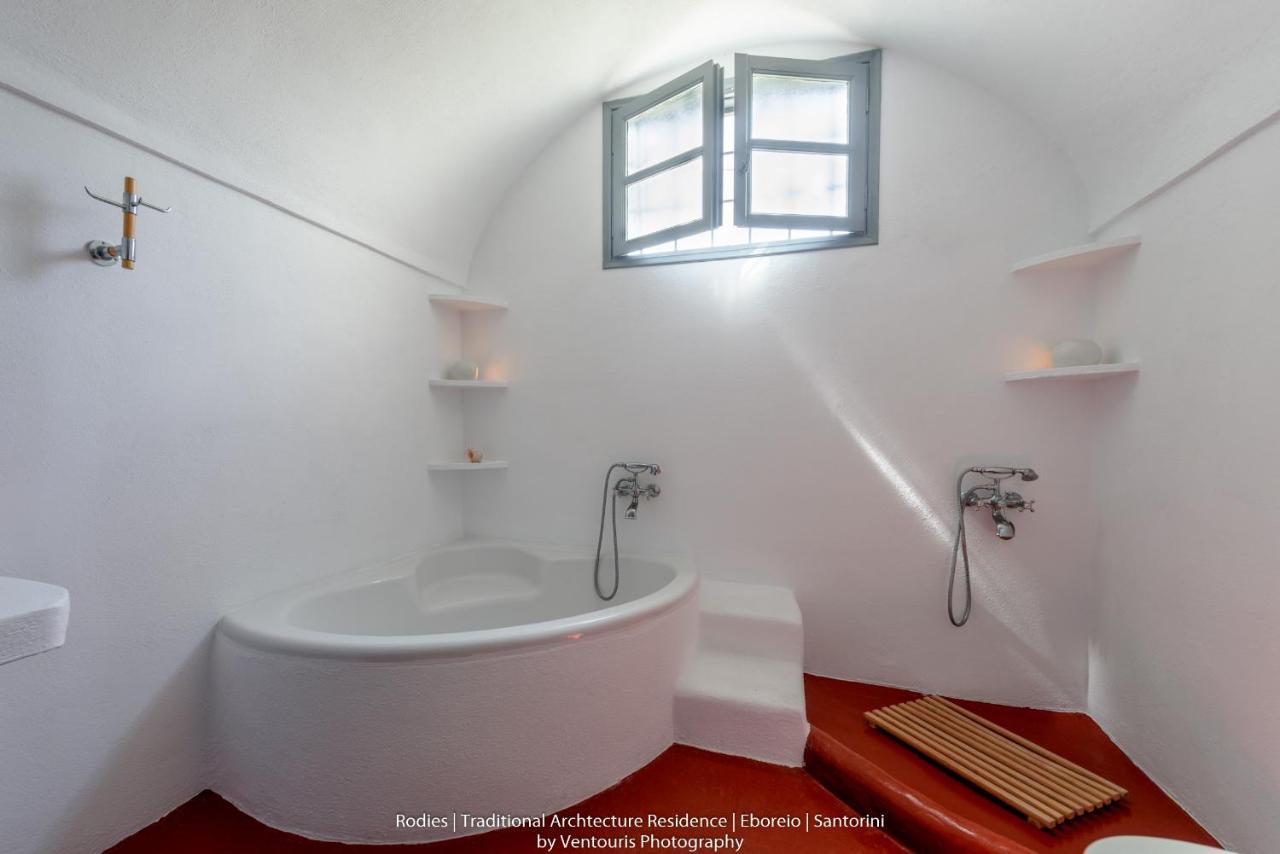 Rodies Traditional House Emporio  エクステリア 写真