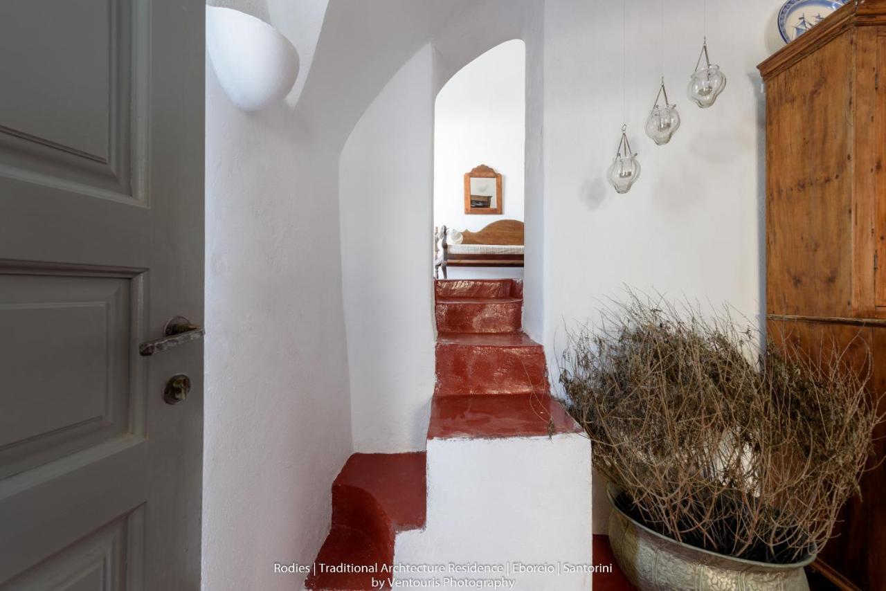 Rodies Traditional House Emporio  エクステリア 写真