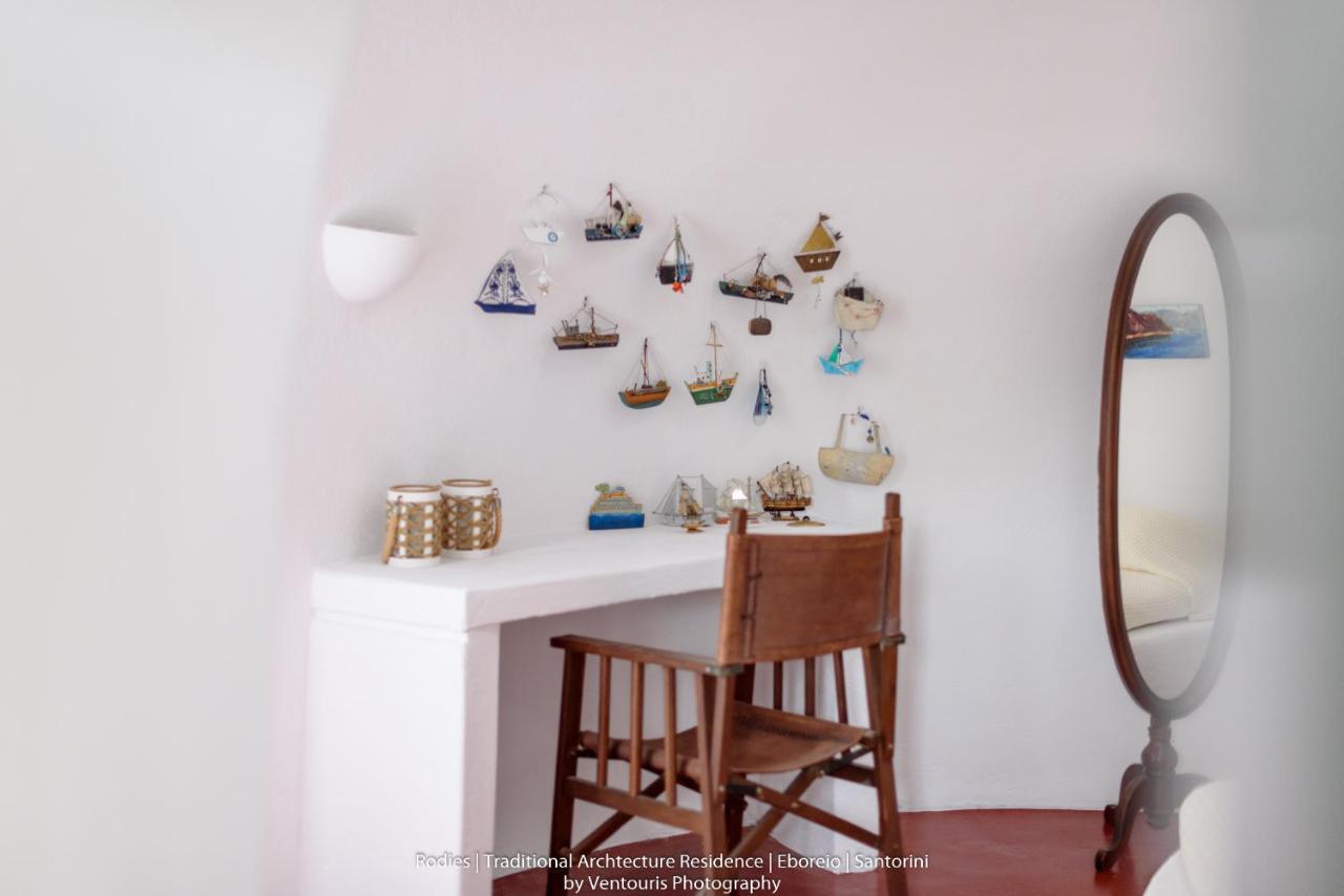 Rodies Traditional House Emporio  エクステリア 写真