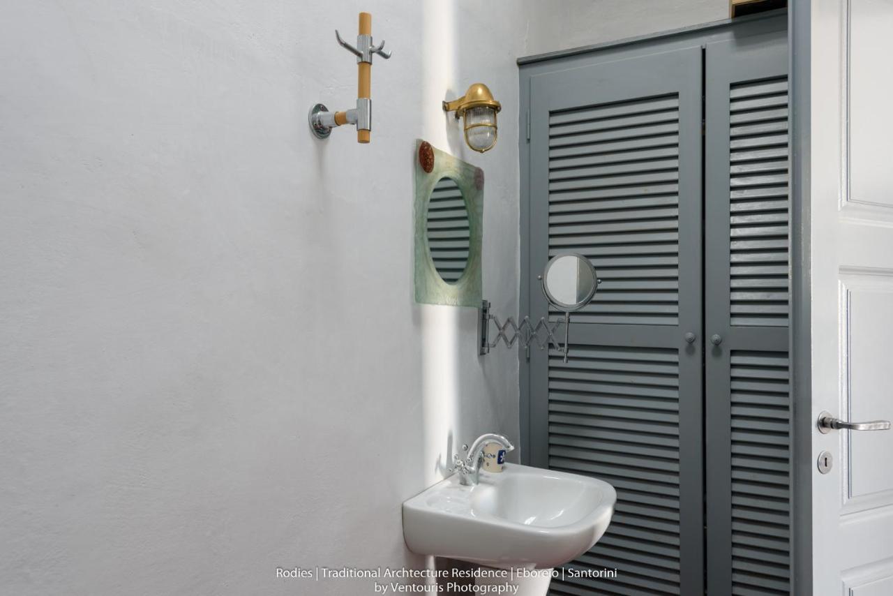 Rodies Traditional House Emporio  エクステリア 写真