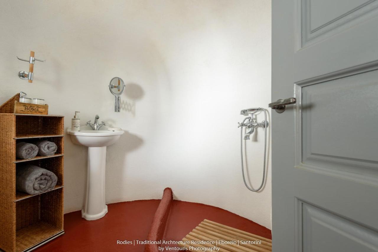 Rodies Traditional House Emporio  エクステリア 写真