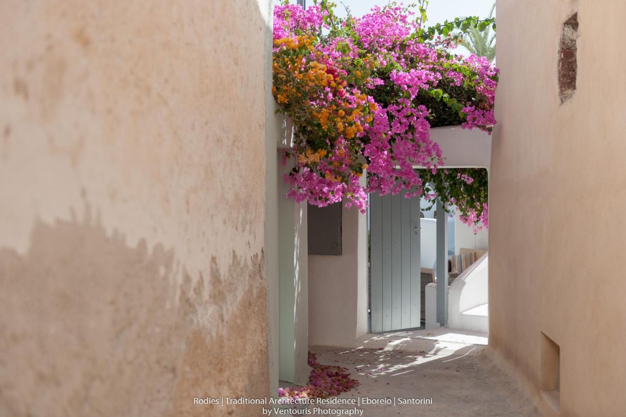 Rodies Traditional House Emporio  エクステリア 写真