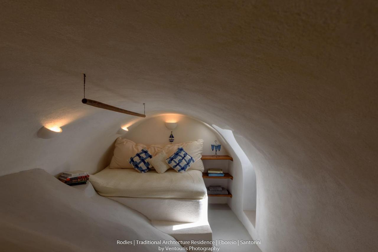 Rodies Traditional House Emporio  エクステリア 写真