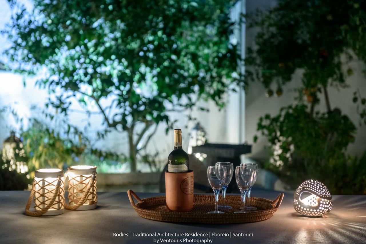 Rodies Traditional House Emporio  エクステリア 写真